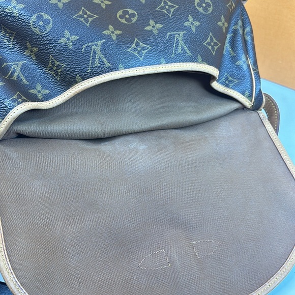 LV47 LOUIS VUITTON mono saumur 30 - Picture 9 of 13